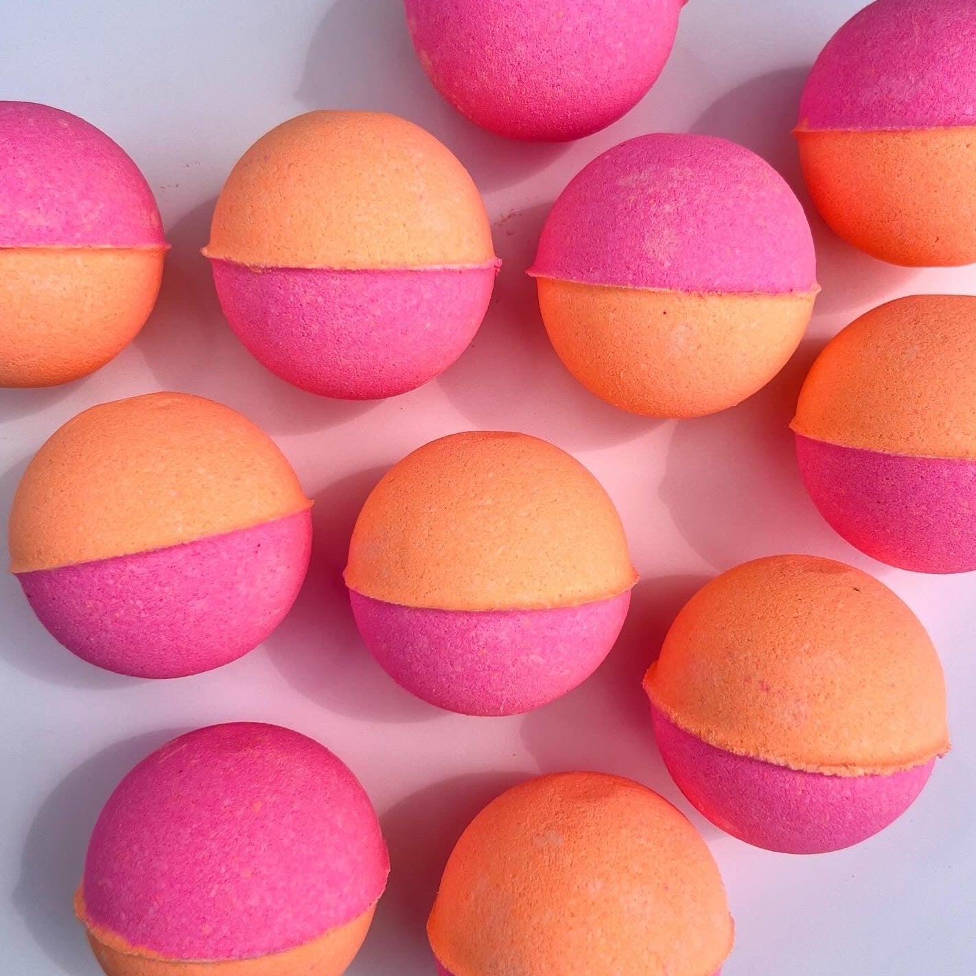 Rhubarb & Custard Bath Bomb